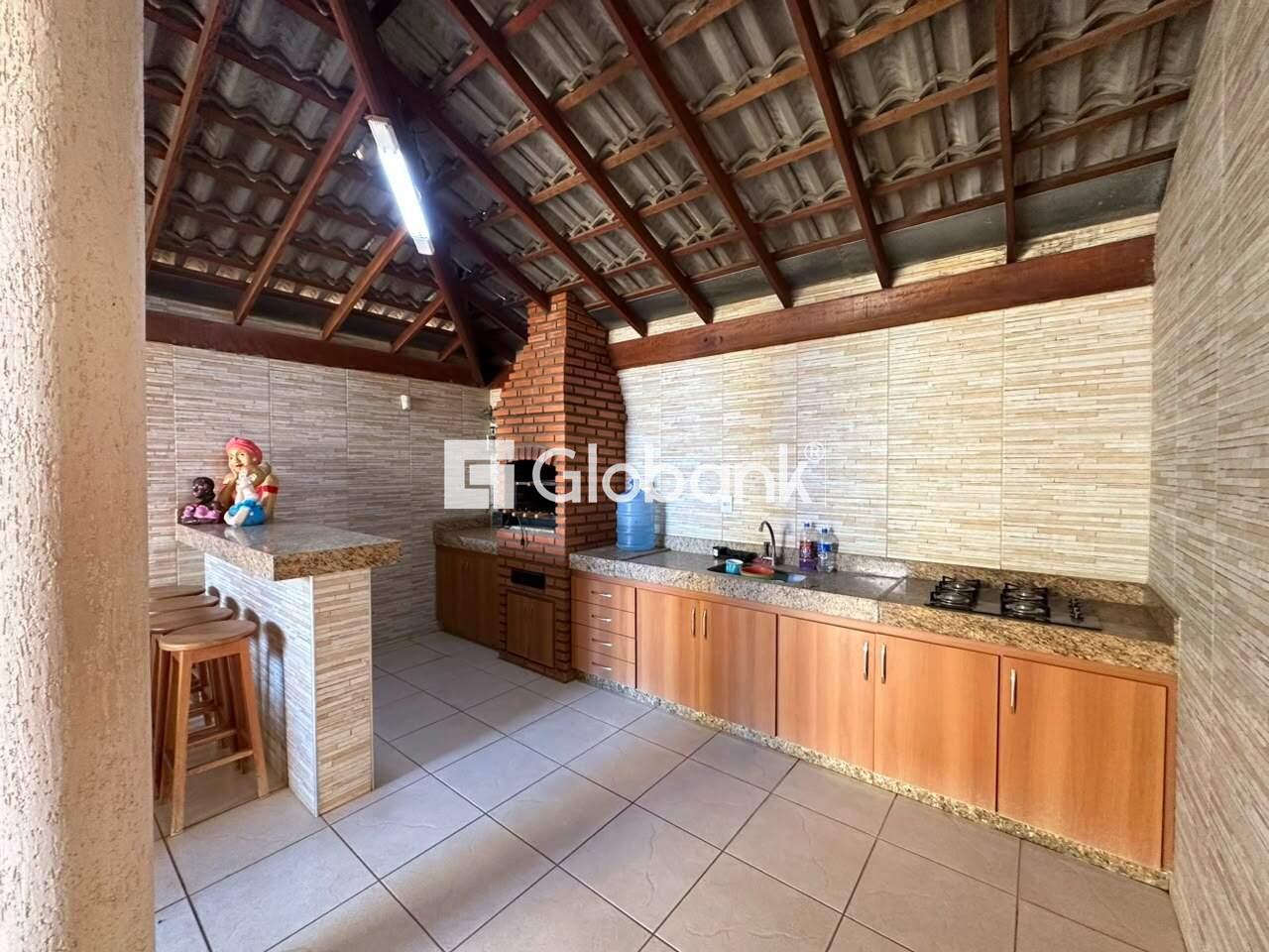 Casa 3 quartos à venda Canelas 180m² Montes Claros MG: 