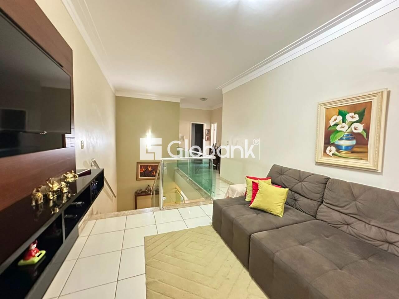 Casa 3 quartos à venda Canelas 180m² Montes Claros MG: