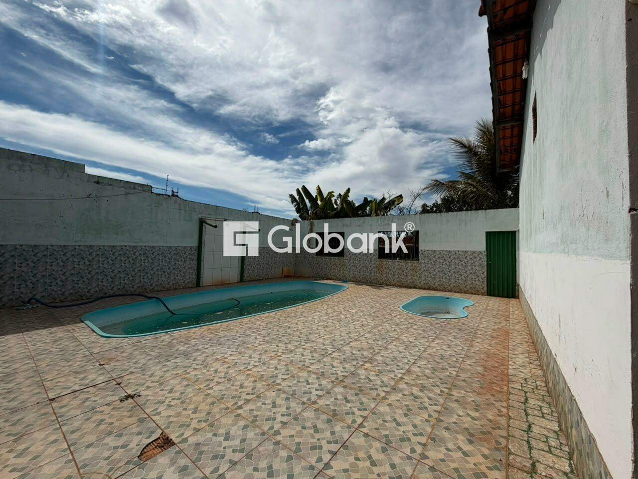 Casa 5 quartos para aluguel Independência 130m² Montes Claros MG: 