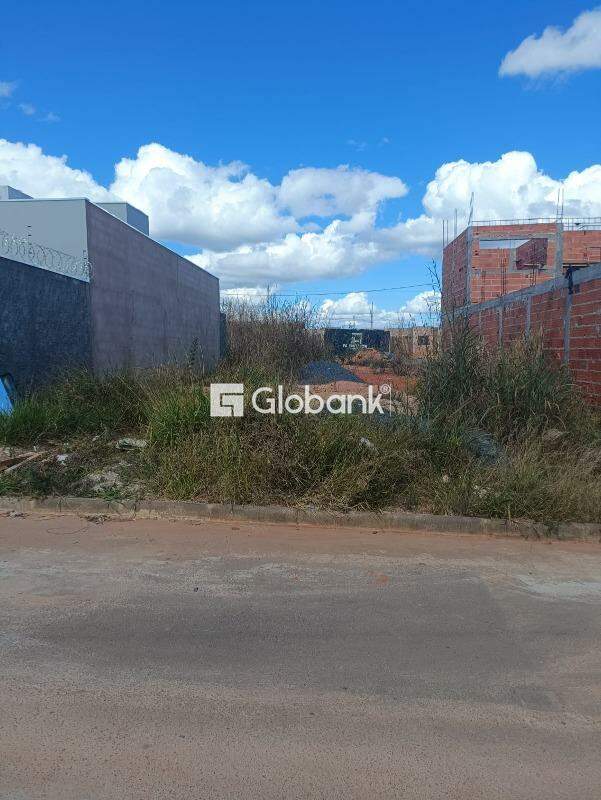 Terreno à venda Guarujá 200m² Montes Claros MG: 