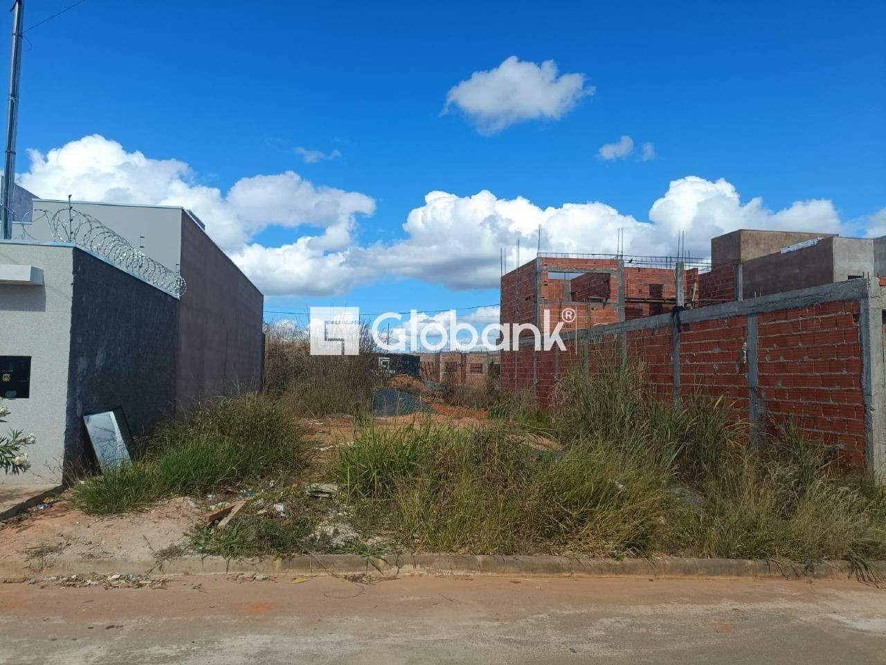 Terreno à venda Guarujá 200m² Montes Claros MG: 