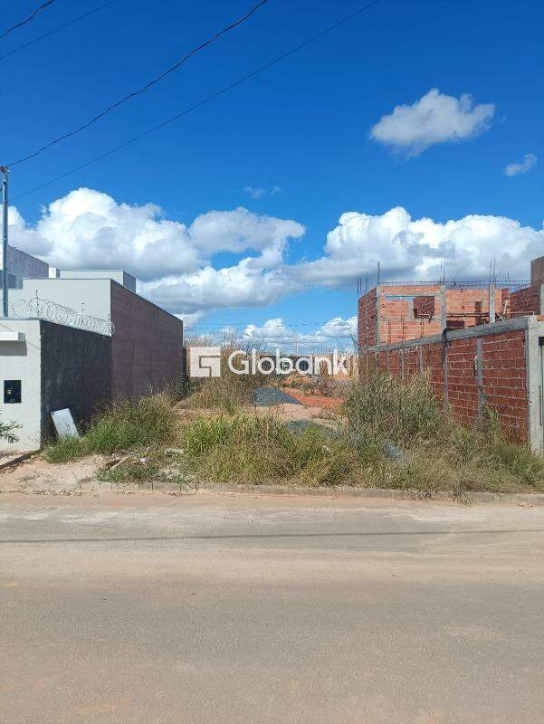 Terreno à venda Guarujá 200m² Montes Claros MG: 