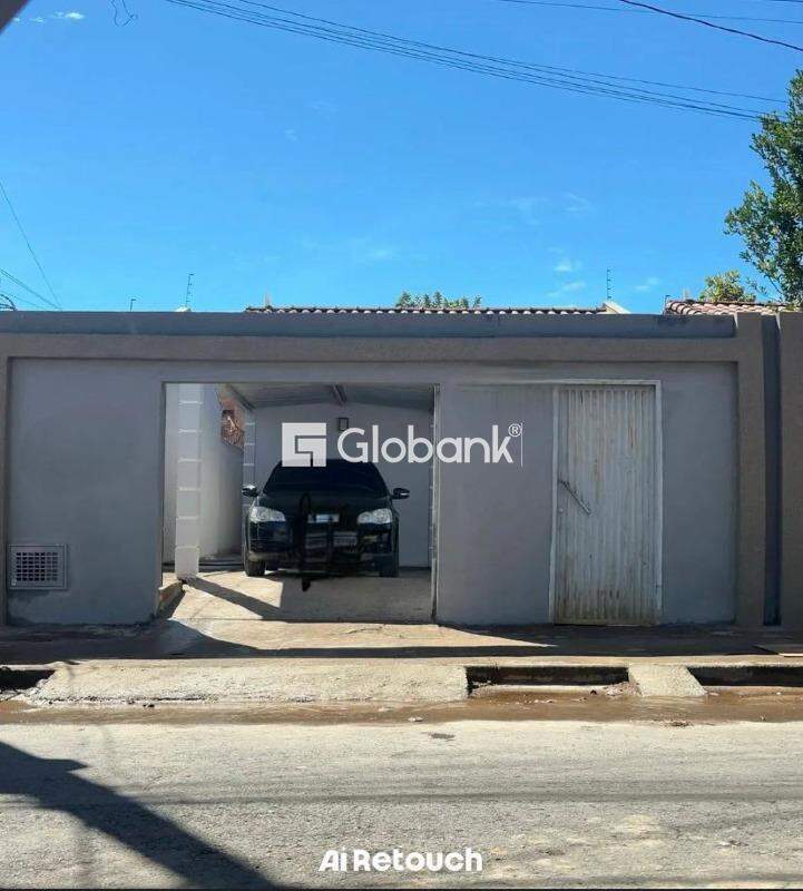 Casa 2 quartos à venda Loteamento Novo Jaraguá 150m² Montes Claros MG: