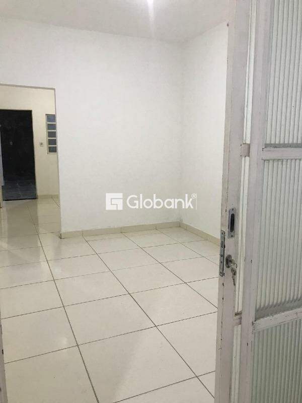 Casa 5 quartos à venda Santa Rita II 250m² Montes Claros MG: