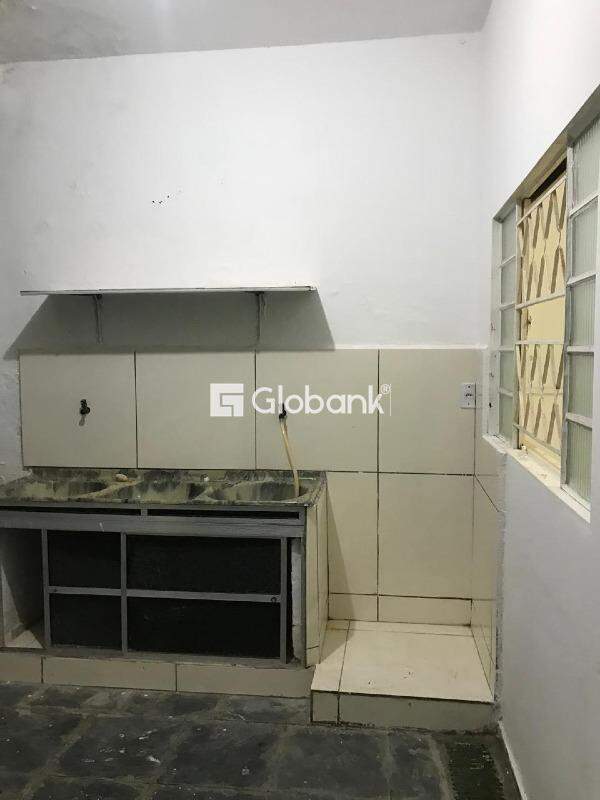 Casa 5 quartos à venda Santa Rita II 250m² Montes Claros MG: 