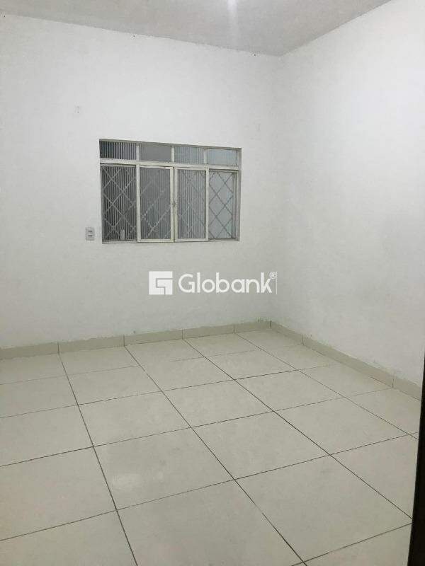 Casa 5 quartos à venda Santa Rita II 250m² Montes Claros MG: