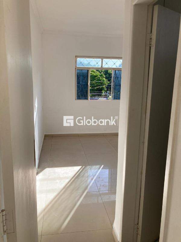Casa 5 quartos à venda Santa Rita II 250m² Montes Claros MG:
