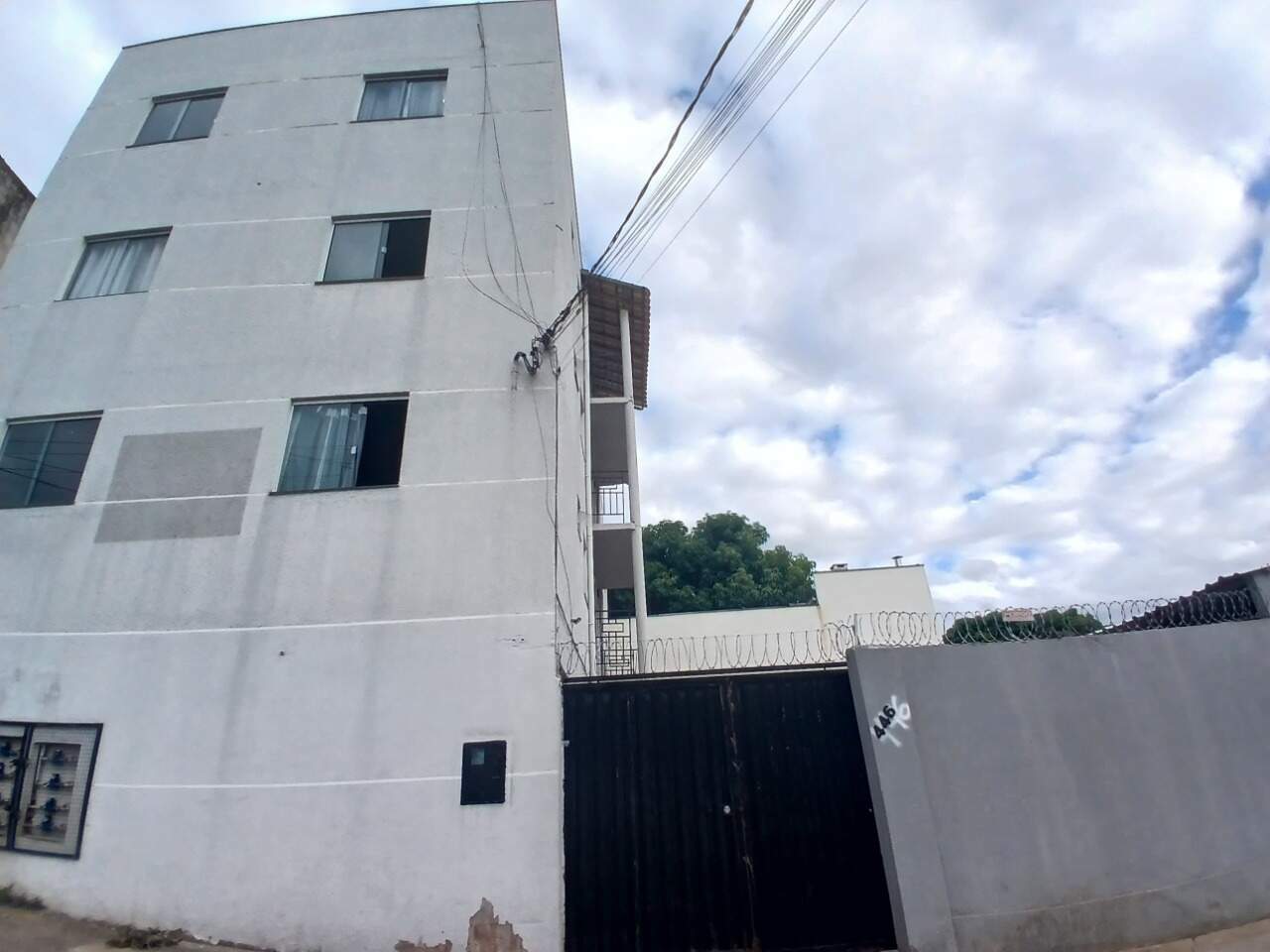 Kitnet 1 quarto para aluguel Vila Ipiranga 40m² Montes Claros MG: Fachada
