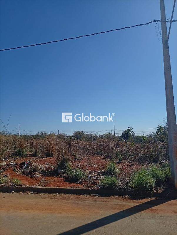 Terreno à venda Jardim Independência 200,2m² Montes Claros MG: 