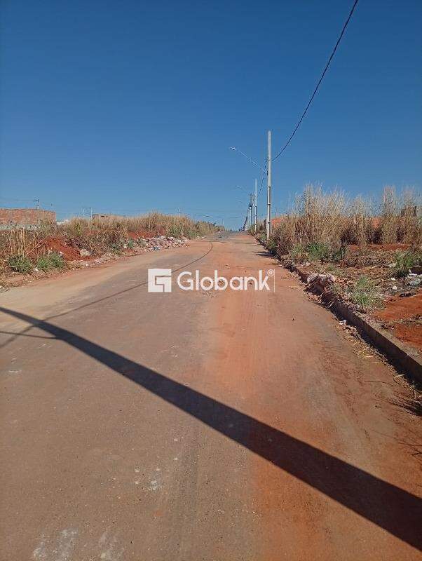 Terreno à venda Jardim Independência 200,2m² Montes Claros MG: 