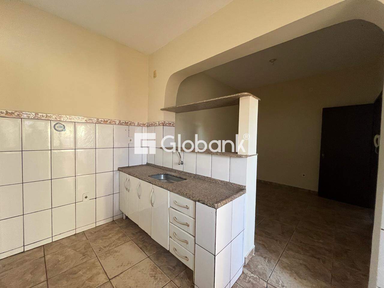 Casa 5 quartos à venda Vila Regina 360m² Montes Claros MG:
