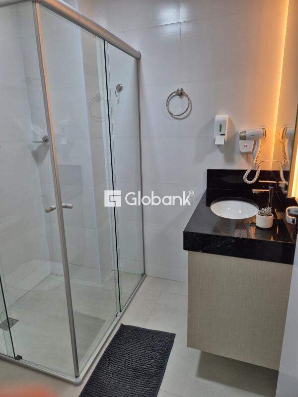 Flat 1 quarto à venda Centro 31m² Montes Claros MG: 