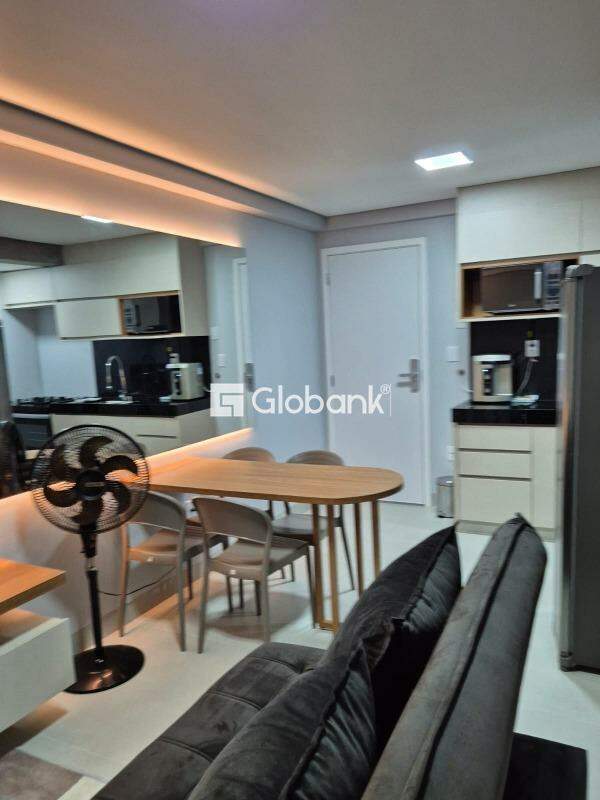 Flat 1 quarto à venda Centro 31m² Montes Claros MG: 