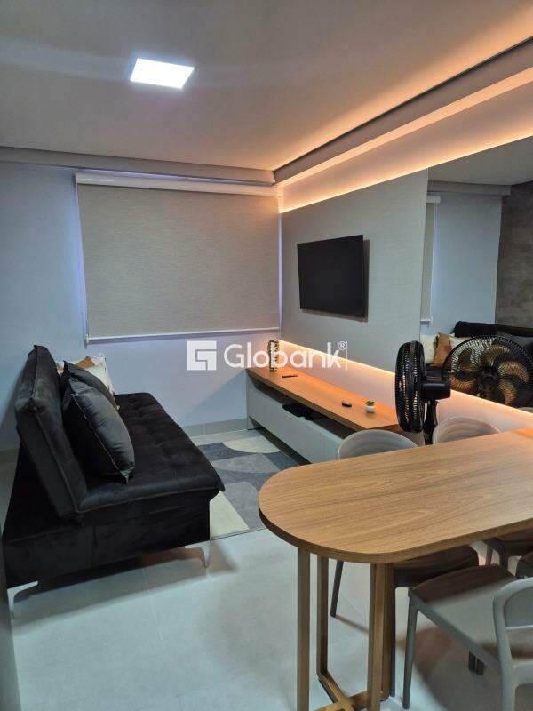 Flat 1 quarto à venda Centro 31m² Montes Claros MG: 