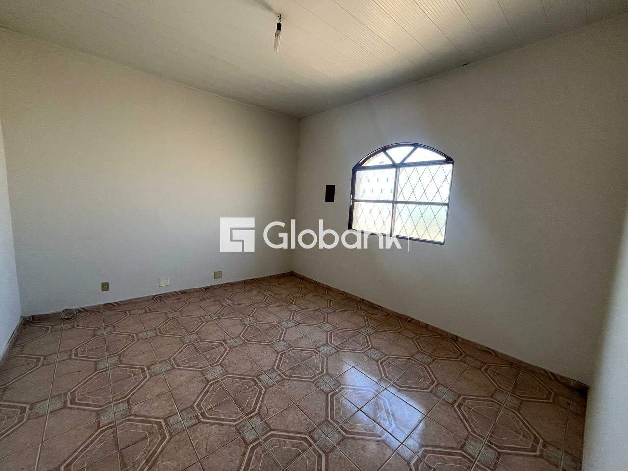 Casa 5 quartos à venda Melo 260m² Montes Claros MG: