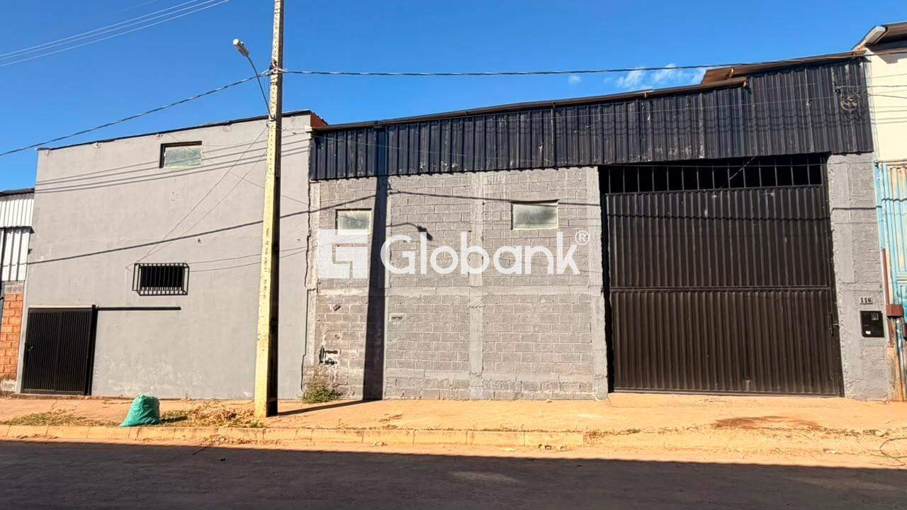 Galpão para aluguel Alto da Boa Vista 400m² Montes Claros MG: 