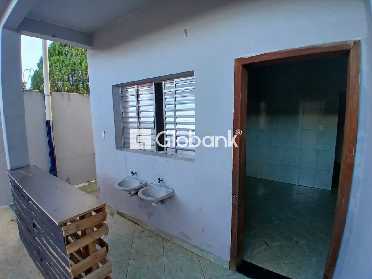 Casa comercial 10 quartos para aluguel Vila Exposição 400m² Montes Claros MG:
