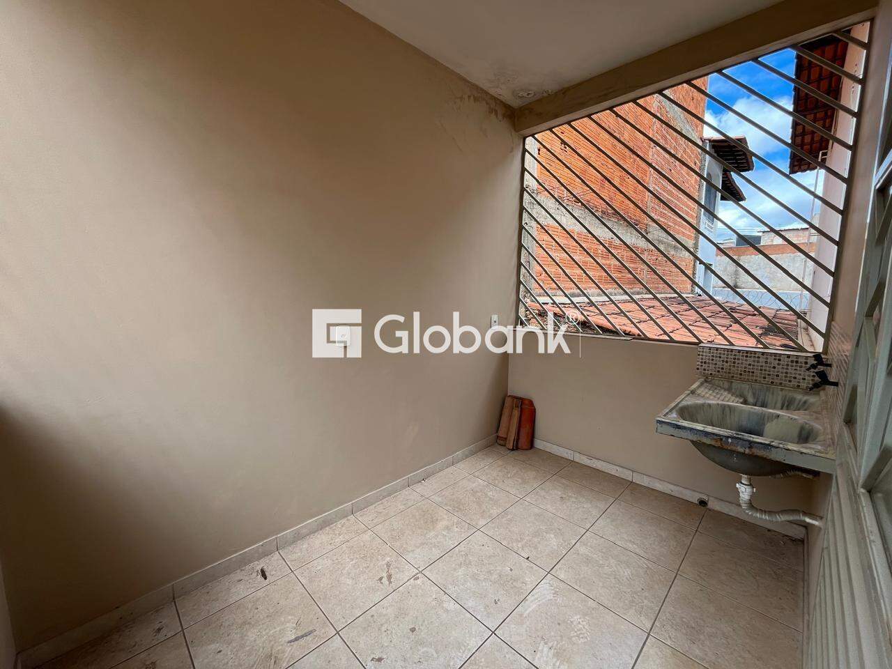 Casa 3 quartos para aluguel Santa Lúcia 75m² Montes Claros MG: 