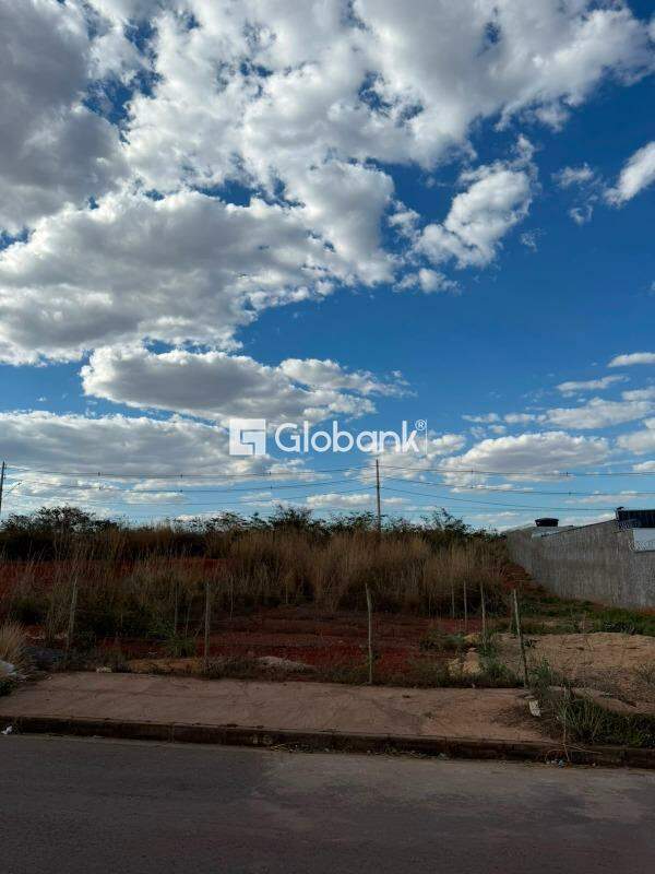 Terreno à venda Loteamento Novo Primavera 400m² Montes Claros MG: 