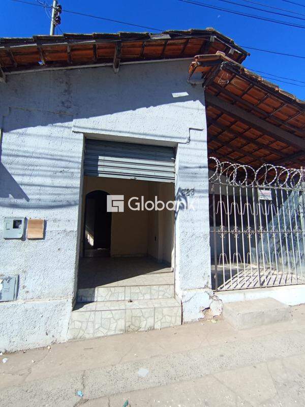 Ponto comercial para aluguel Centro 30m² Montes Claros MG: