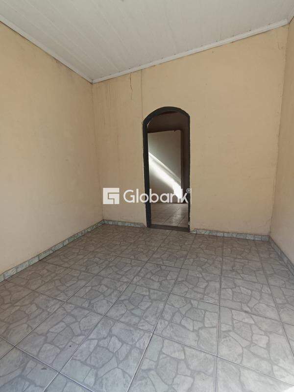 Ponto comercial para aluguel Centro 30m² Montes Claros MG: