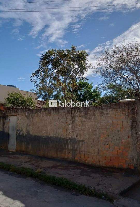 Terreno à venda João Botelho 198m² Montes Claros MG: 