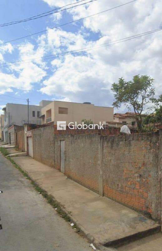Terreno à venda João Botelho 198m² Montes Claros MG: 