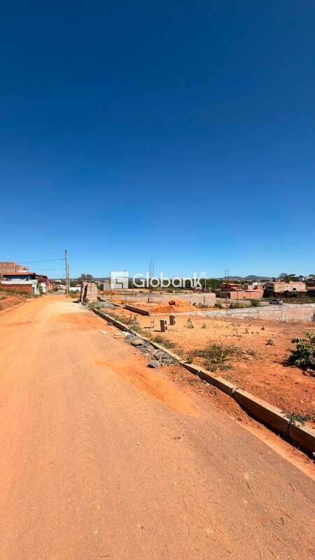 Terreno à venda Carmelo 200m² Montes Claros MG: 