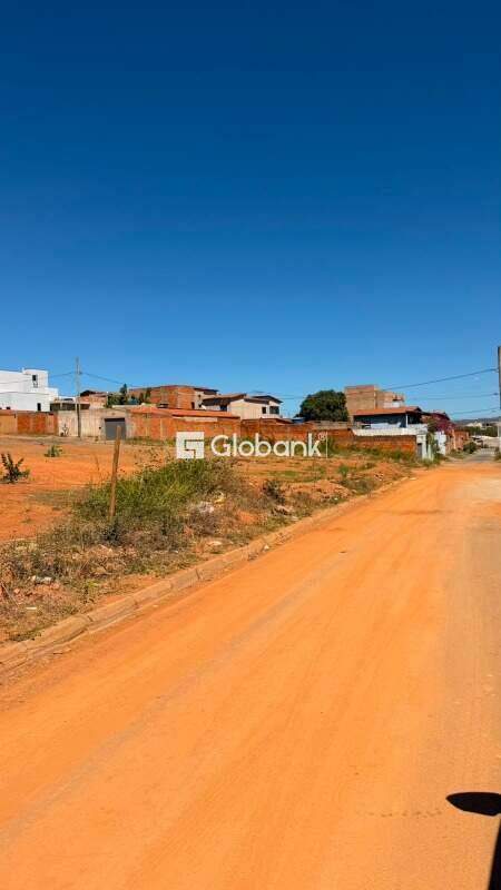 Terreno à venda Carmelo 200m² Montes Claros MG: 