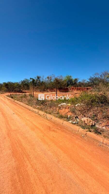 Terreno à venda Carmelo 200m² Montes Claros MG: 