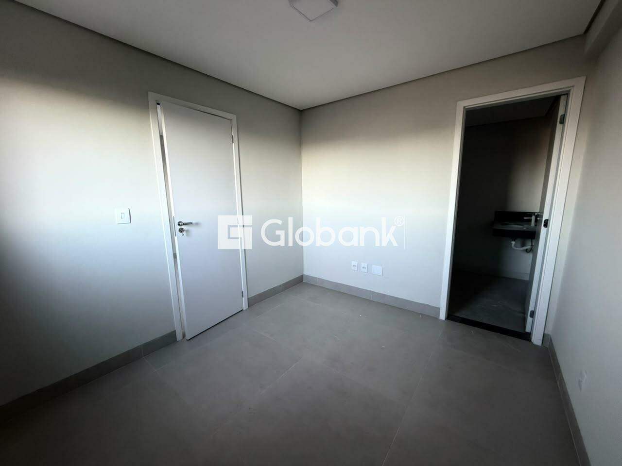 Flat 1 quarto à venda Centro 44,37m² Montes Claros MG: 