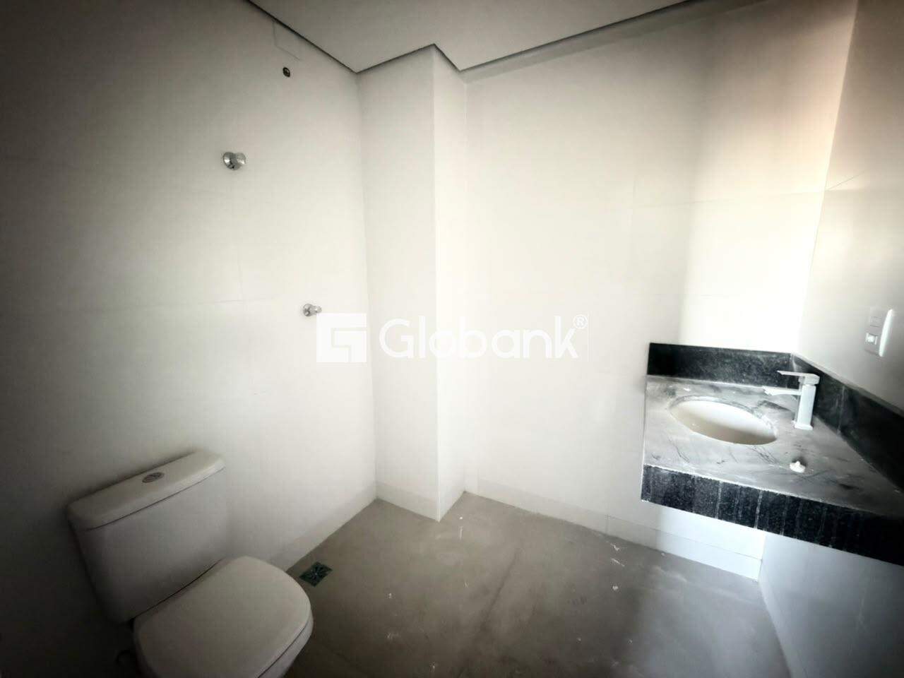 Flat 1 quarto à venda Centro 44,37m² Montes Claros MG: 