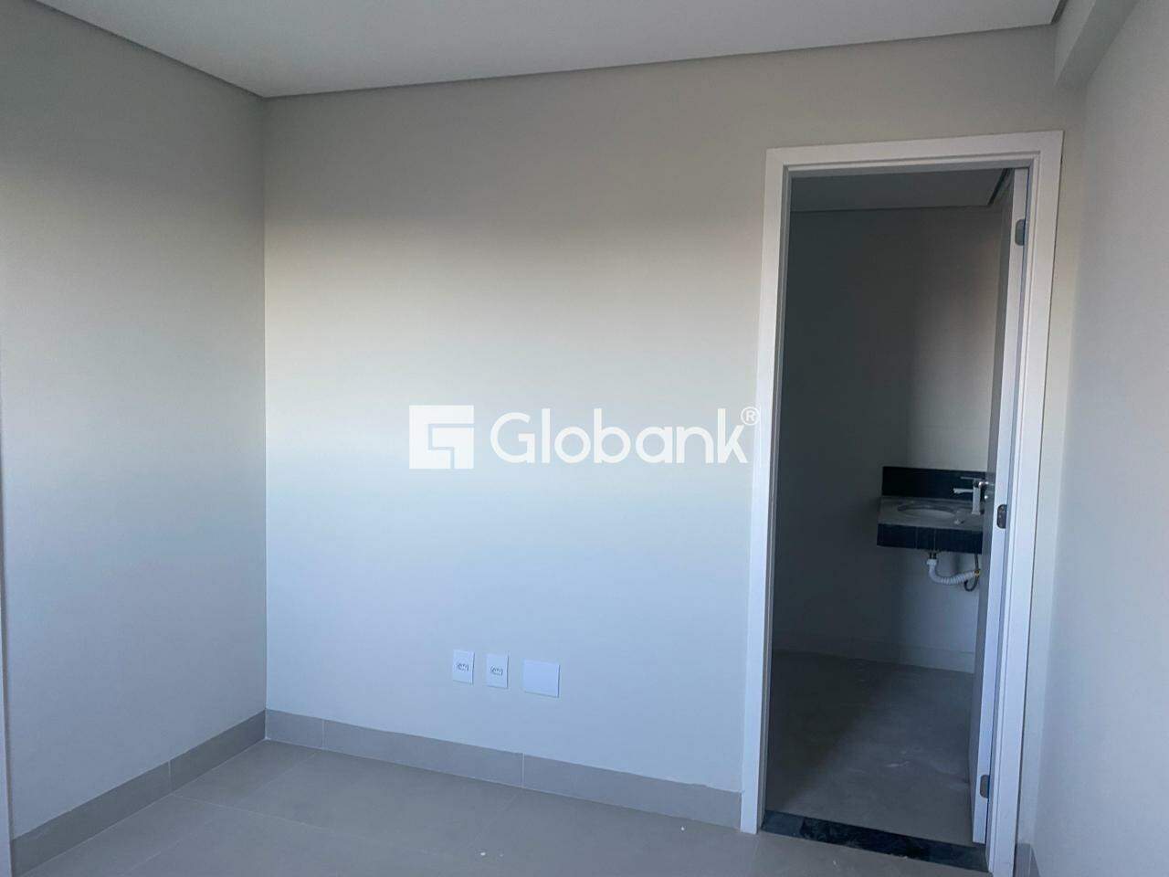 Flat 1 quarto à venda Centro 44,37m² Montes Claros MG: 