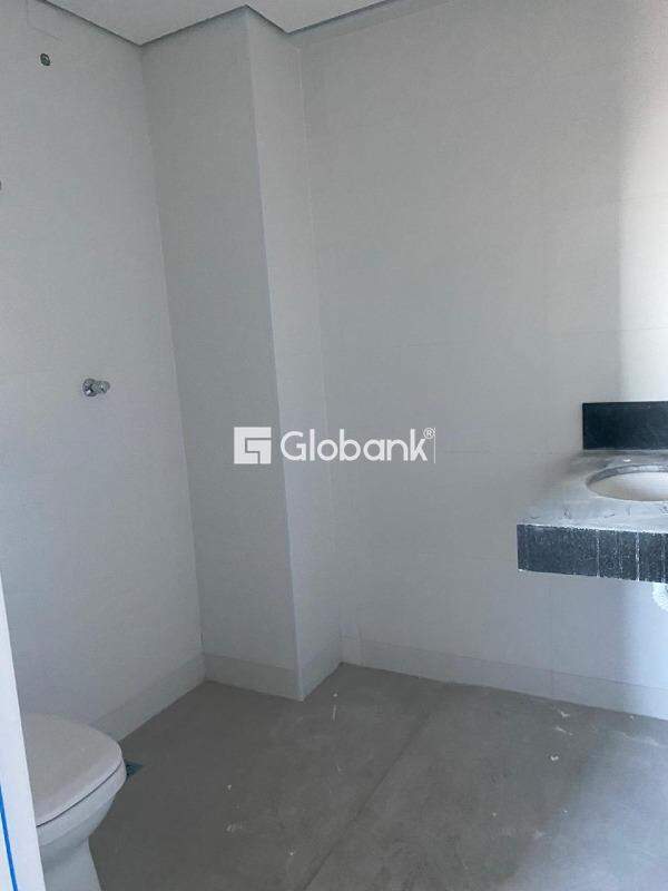Flat 1 quarto à venda Centro 44,37m² Montes Claros MG: 