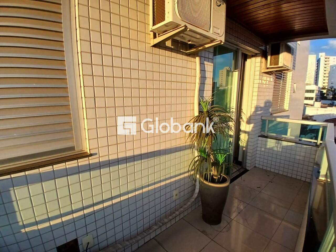 Apartamento 2 quartos para aluguel Centro 55,49m² Montes Claros MG: Varanda