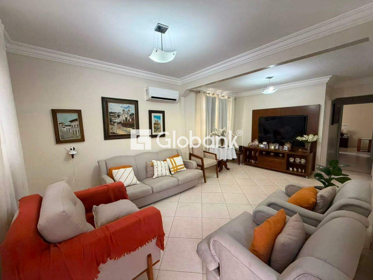 Casa 3 quartos para aluguel Morada do Parque 100m² Montes Claros MG: 