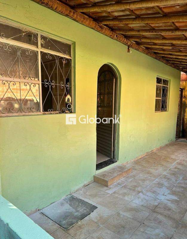 Casa 3 quartos à venda Carmelo 90m² Montes Claros MG: 