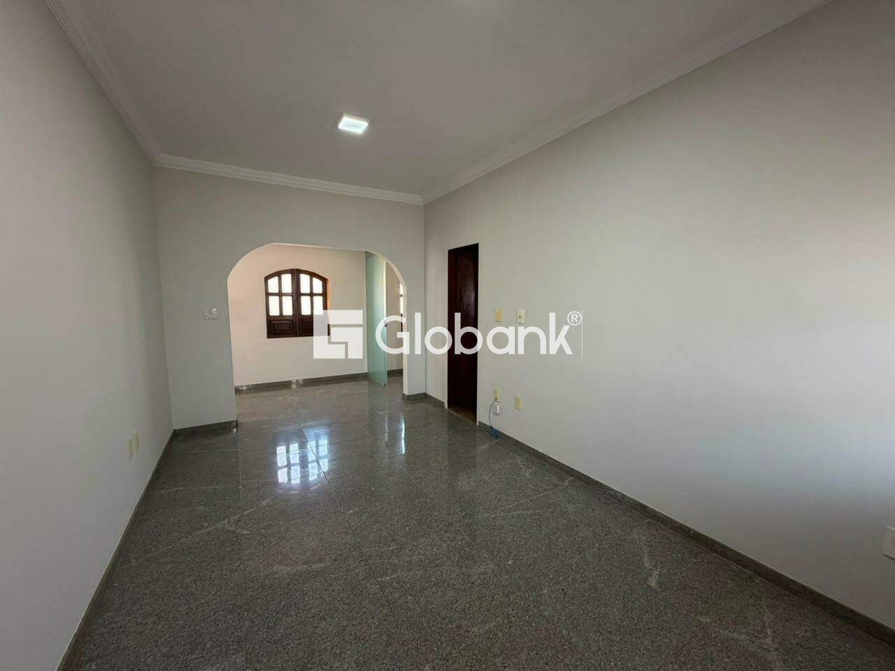Casa 4 quartos para aluguel Todos os Santos 240m² Montes Claros MG: