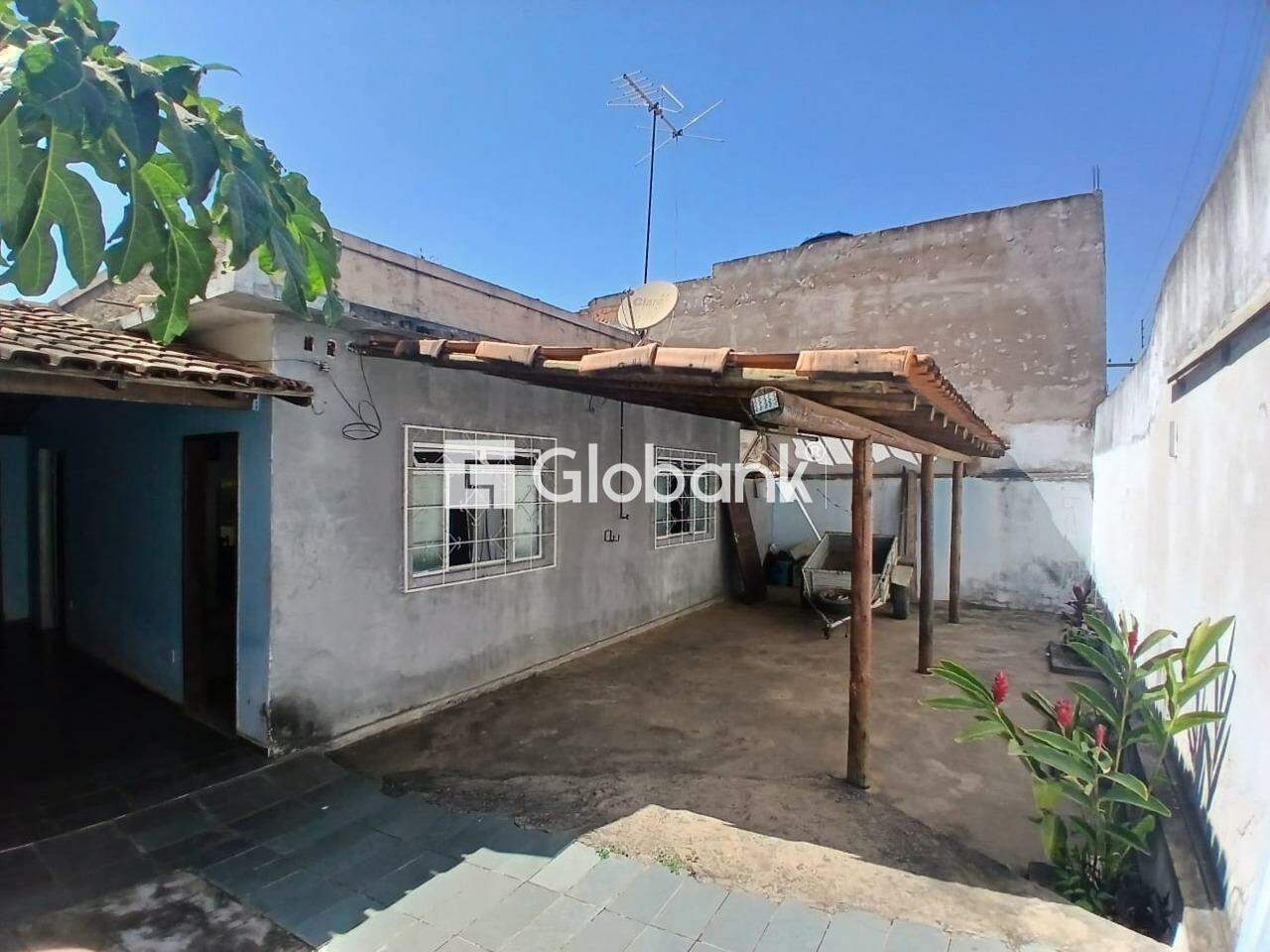 Casa 3 quartos à venda Amazonas 190m² Montes Claros MG: 