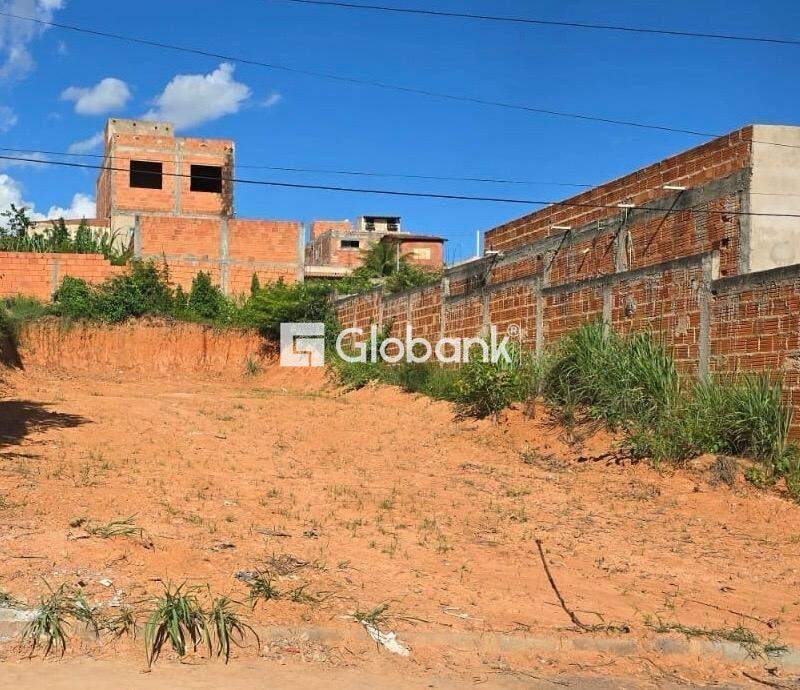 Terreno à venda Village do Lago I 360m² Montes Claros MG: 