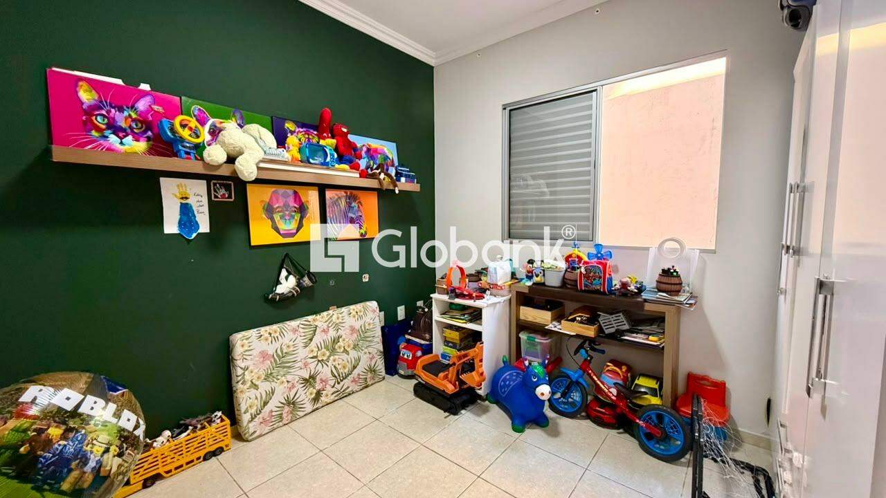 Casa 6 quartos à venda Melo 250m² Montes Claros MG: 