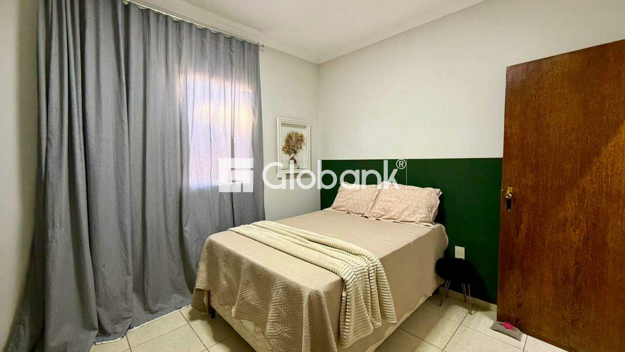 Casa 6 quartos à venda Melo 250m² Montes Claros MG: 
