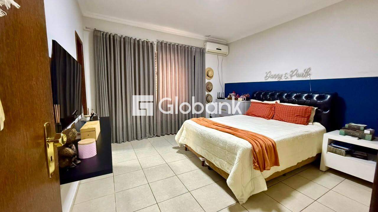 Casa 6 quartos à venda Melo 250m² Montes Claros MG:
