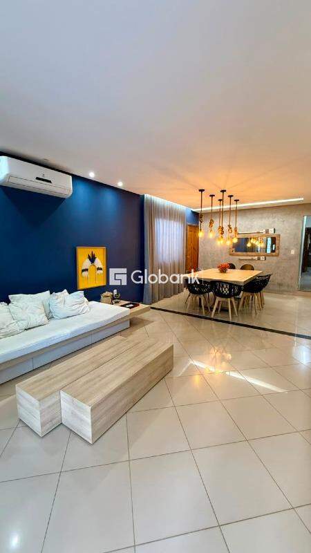 Casa 6 quartos à venda Melo 250m² Montes Claros MG: