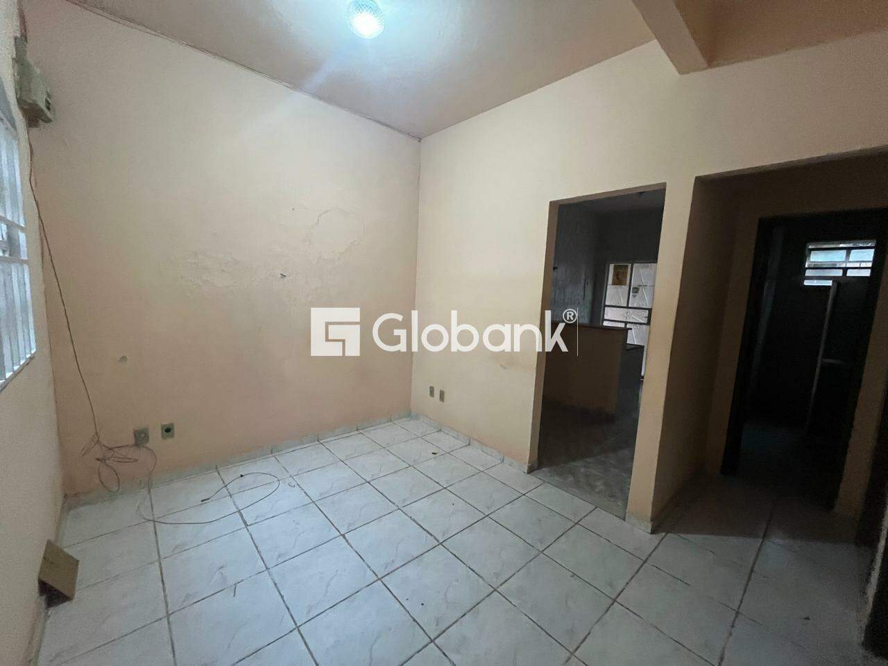 Casa 2 quartos para aluguel Centro 80m² Montes Claros MG: