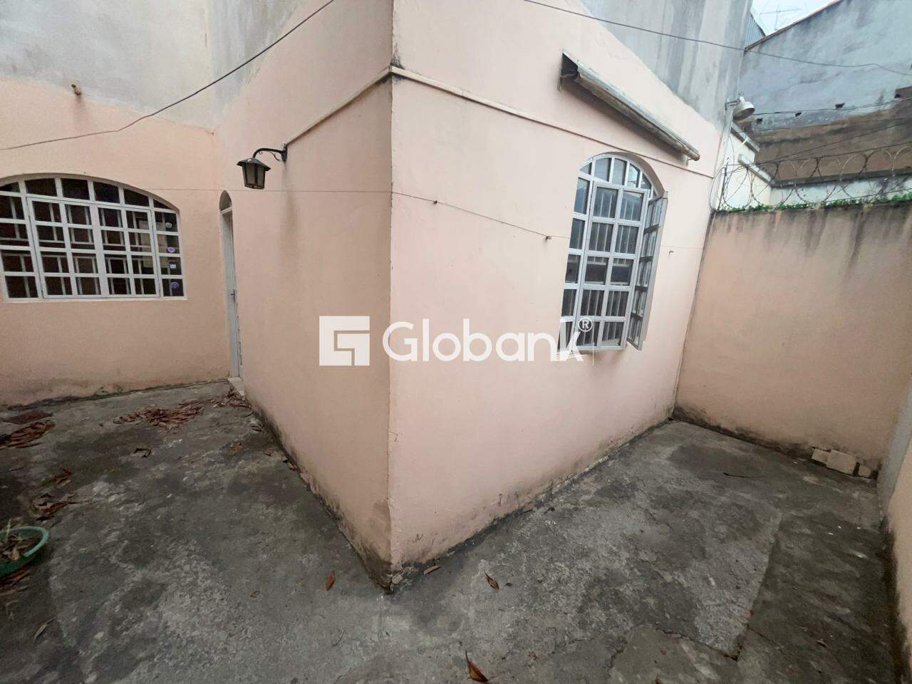 Casa 2 quartos para aluguel Centro 80m² Montes Claros MG: