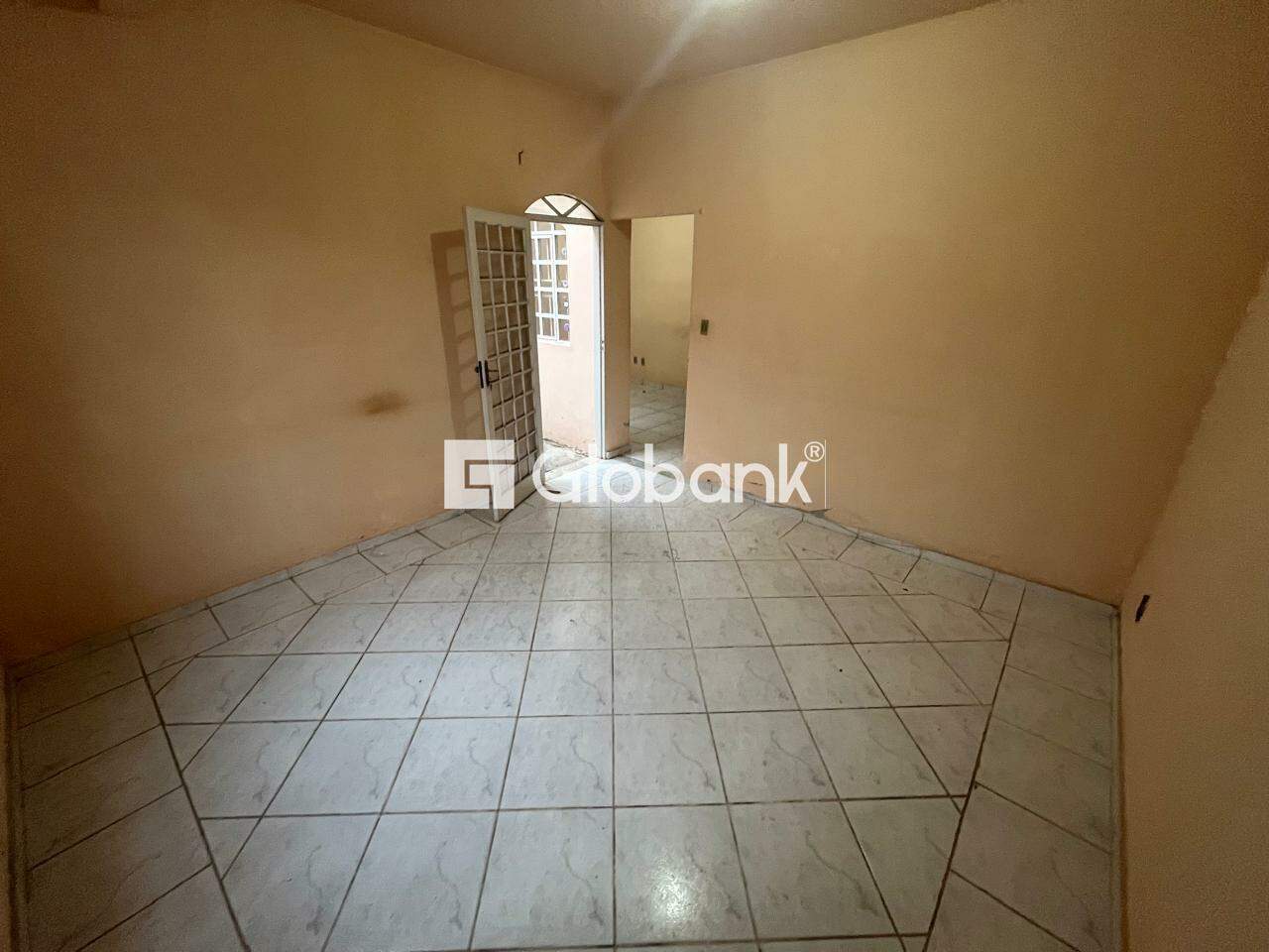 Casa 2 quartos para aluguel Centro 80m² Montes Claros MG:
