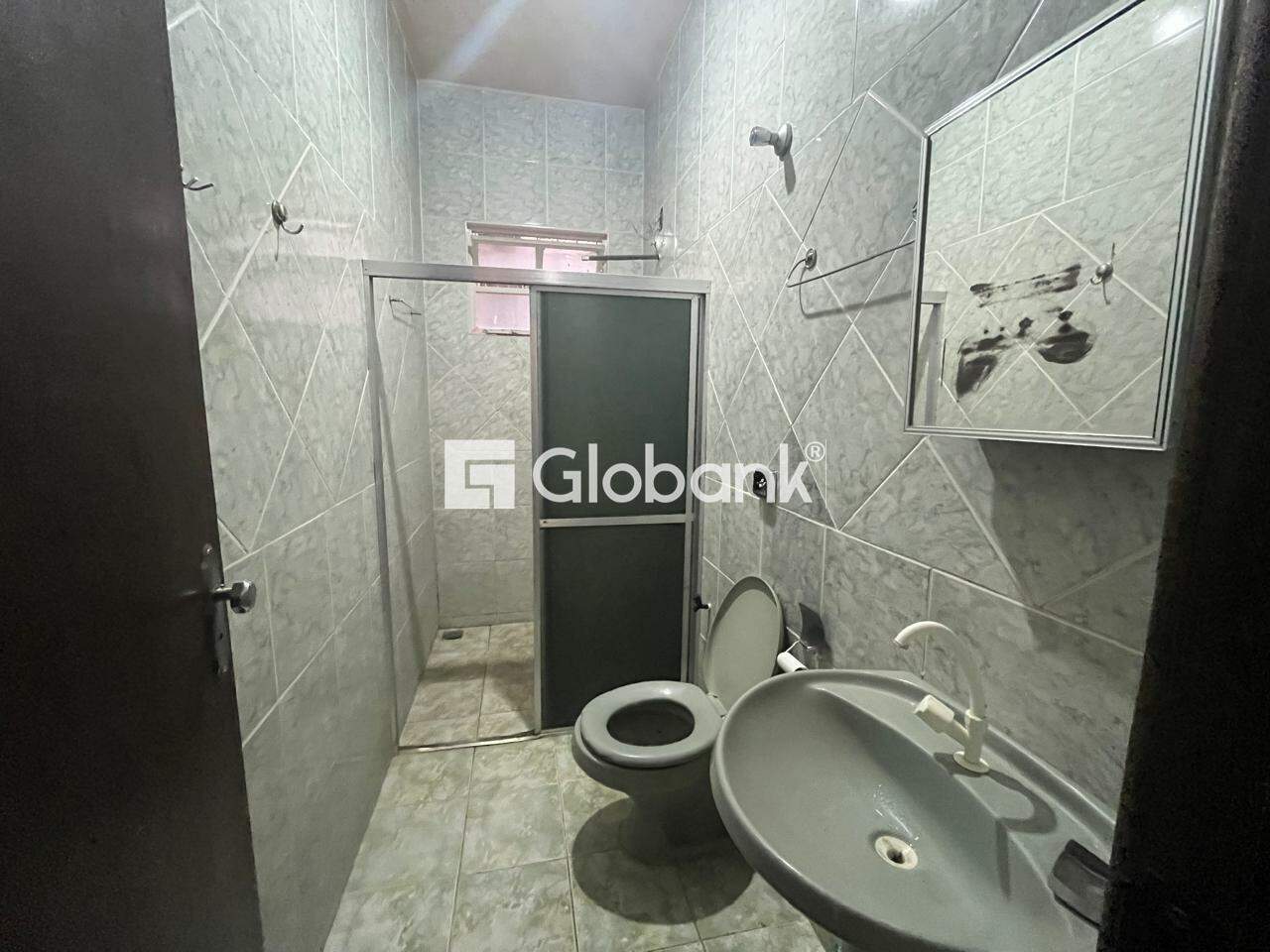 Casa 2 quartos para aluguel Centro 80m² Montes Claros MG:
