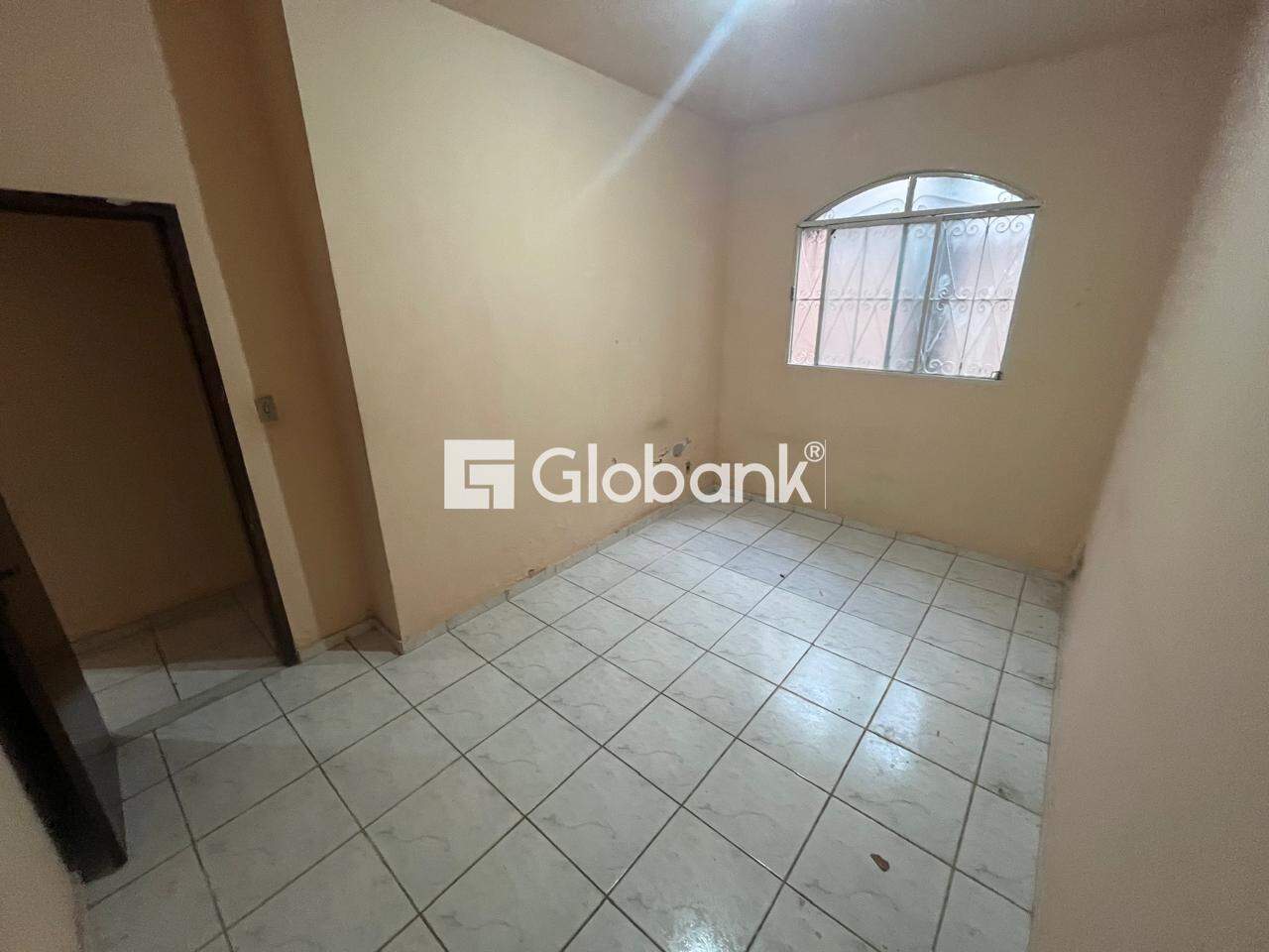 Casa 2 quartos para aluguel Centro 80m² Montes Claros MG: