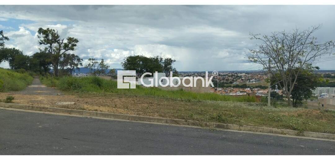 Terreno à venda Mirante do Sol 302m² Montes Claros MG: 